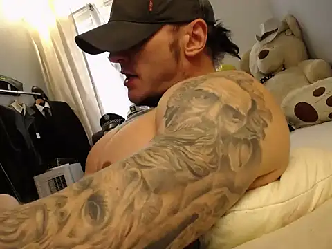 ballardbret (Ask my age) - Cock stroking, flexing, dirty talking. X