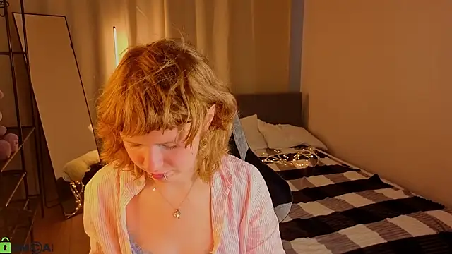 VioletDesiree webcam