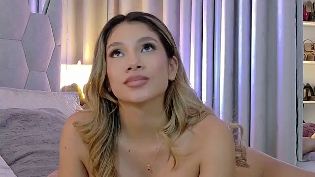 NicoleArmani webcam