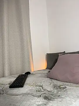 MauraGrayy webcam