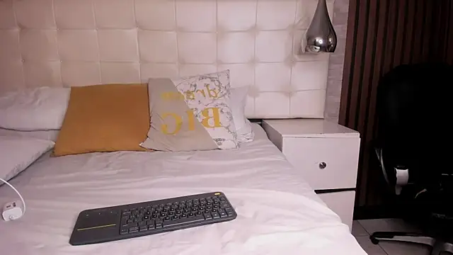 SofiaThoompson webcam