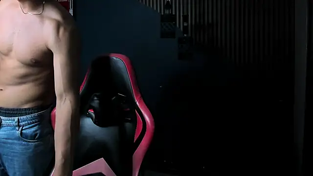 Axxel_Muscle webcam