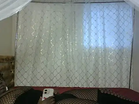 Tess_mbilia webcam