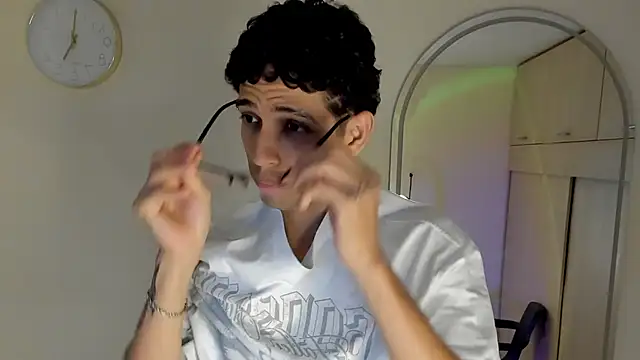 Mheysam_Youngerx webcam