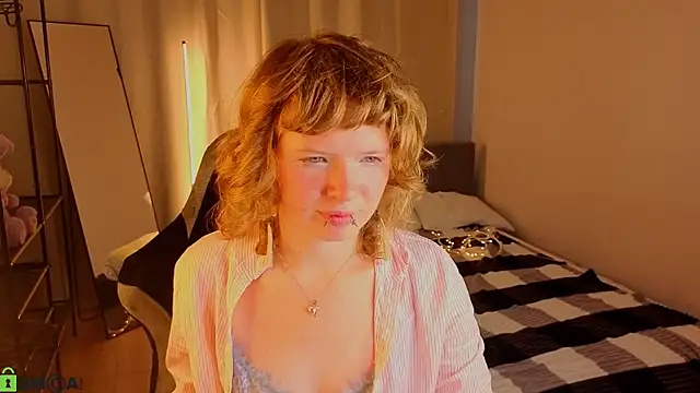 VioletDesiree webcam
