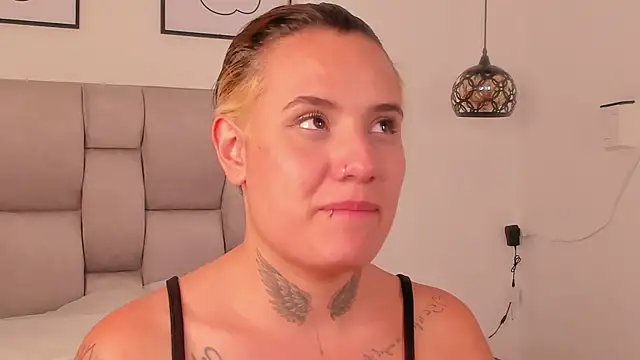 susan-sweet-7 (F young) - show tits