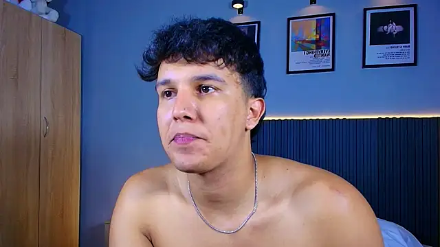 Leo_Savage_ webcam