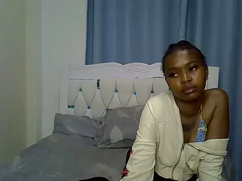 Prettyxoxoo live cam on StripChat
