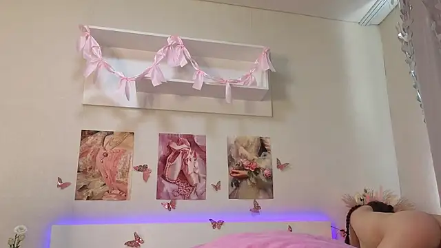 Milly_Lane webcam