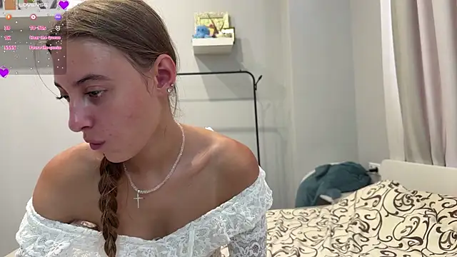 selena_favn webcam