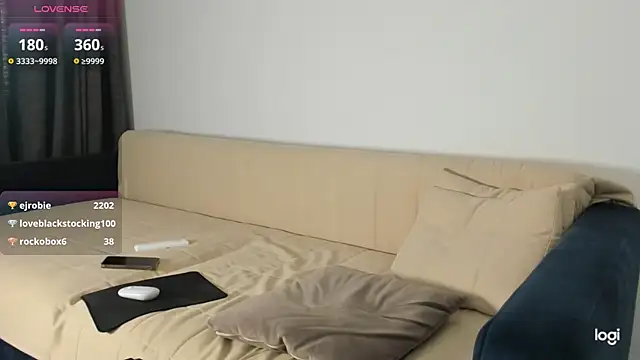 AmelinaLove webcam