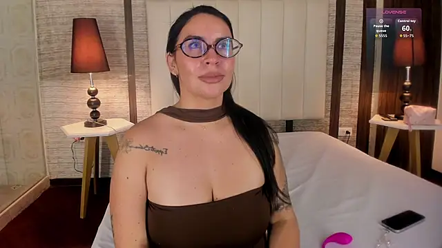 Hannah_Cross webcam