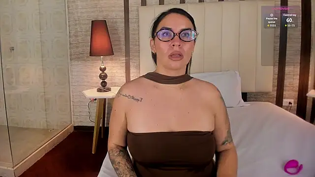 Hannah_Cross webcam