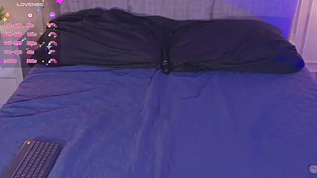emmajohnss live cam on StripChat