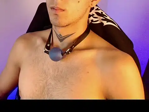 dark_men1 webcam