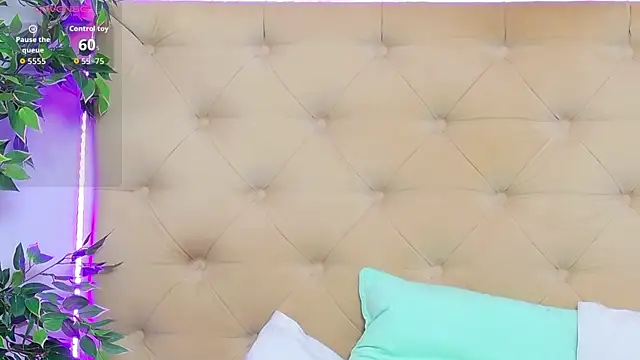 TemptingLuna_ webcam