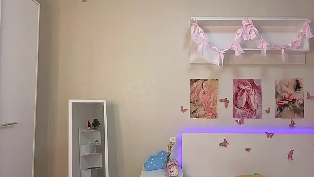 Milly_Lane webcam