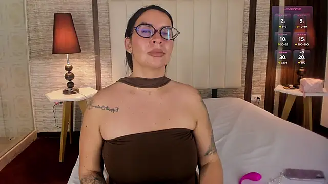 Hannah_Cross webcam