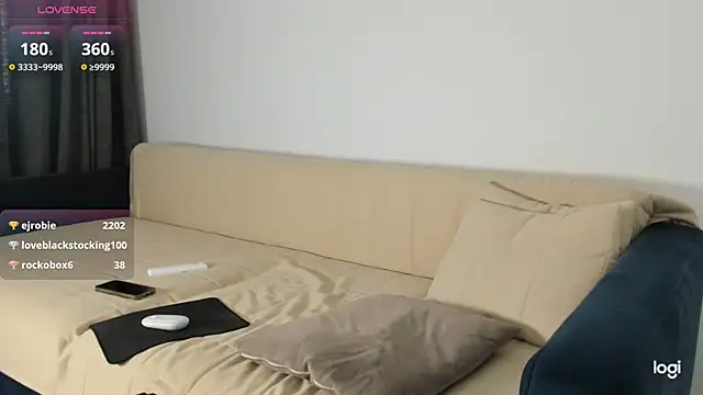 AmelinaLove webcam