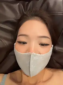 xiaoxiaocheng678 (F milf) - 勾引路人小哥哥摸胸！