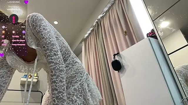 selena_favn webcam