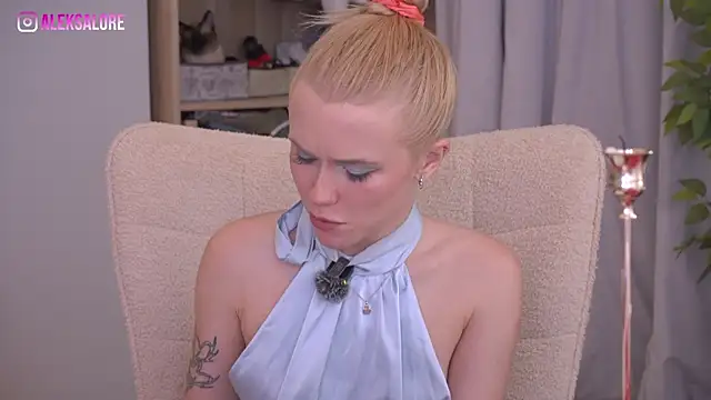 LexieLoree webcam