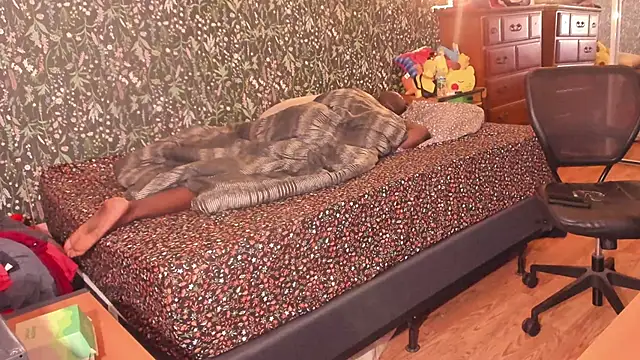 MrChuckDailyXXX webcam