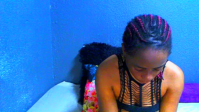 SMALLBOOBSXX webcam