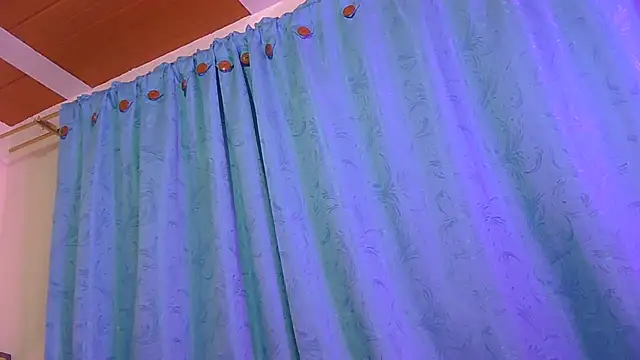 tinny_emiily webcam