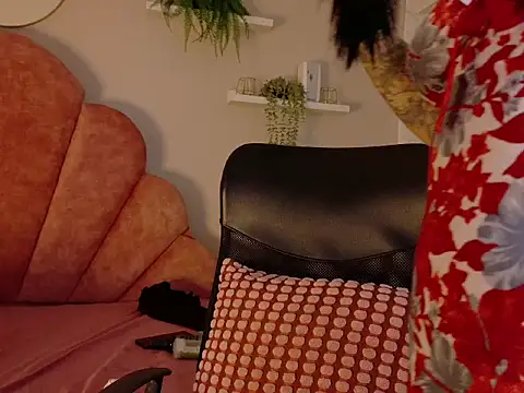 NoeliaSaenz__ webcam