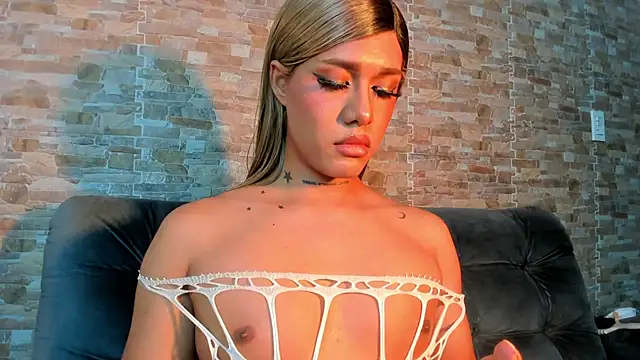 Dreams_Chloe webcam
