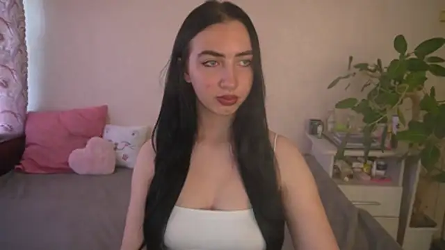 WildKittenX_ live cam on StripChat