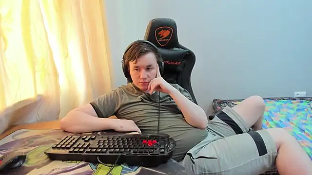 iliaskrislove live cam on StripChat