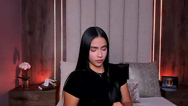 LucySalvatore_ webcam