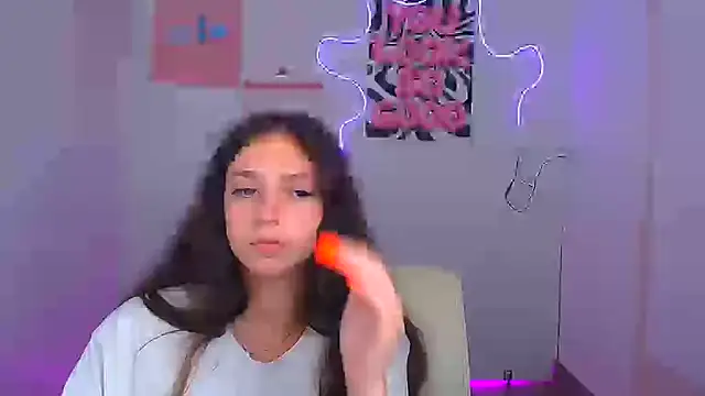 KissMeJulia webcam
