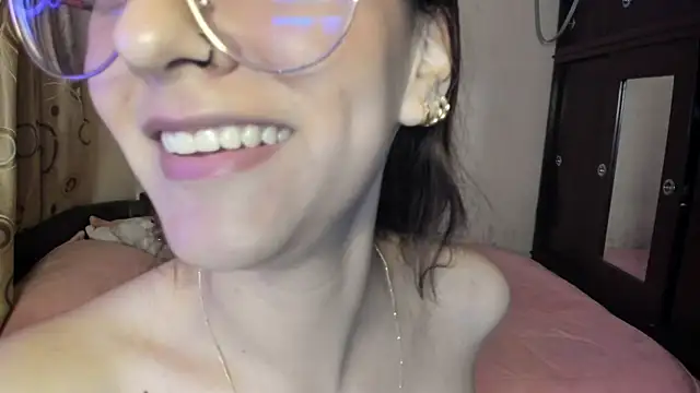 Lucy_Doll85 webcam