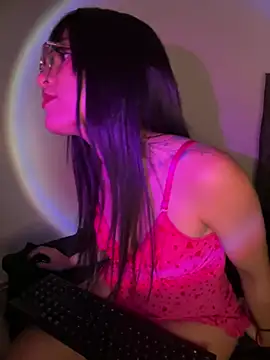 HoneyDanna webcam
