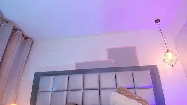 Maddie_Ray live cam on StripChat