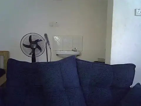 Thee_Biggest live cam on StripChat