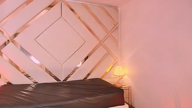 Mia_Pembroke_ webcam