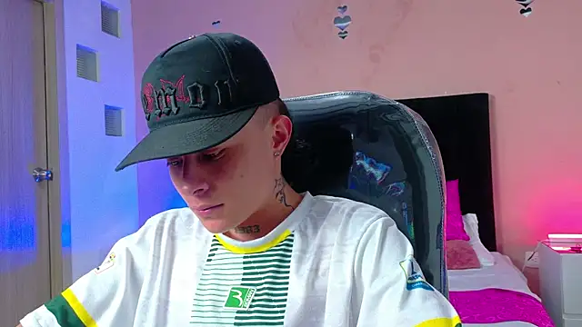 Nascary_Fox webcam