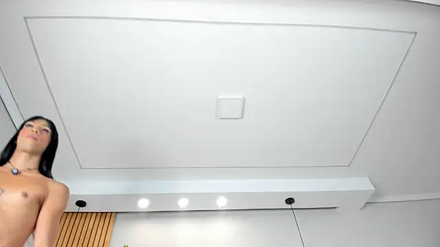 REINA_ADAHARA webcam