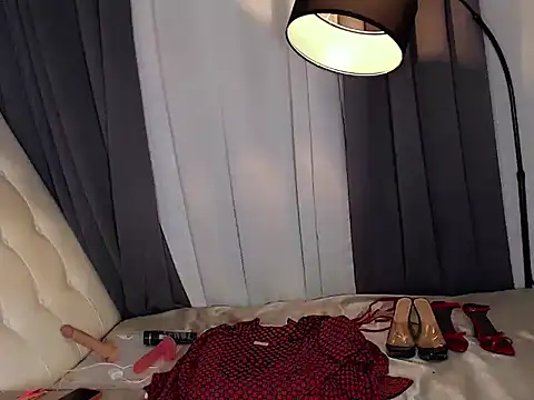 foxxy_barbie - Foxxy_Barbie's free webcam - UK Sex Cams