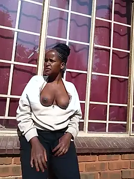 SexySlender_98 live cam on StripChat