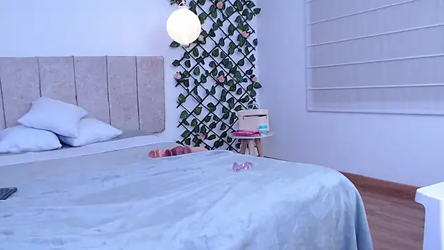Lucyanajoi webcam