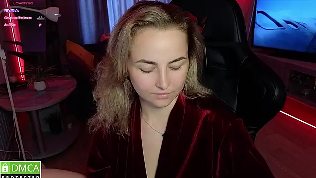 Mira_Mermayd live cam on StripChat