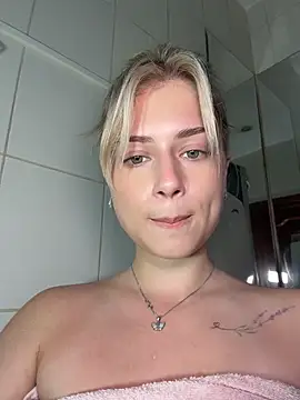 NinaVerse live webcam show