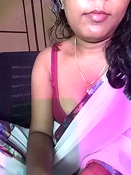 Tamil_Kavitha live cam on StripChat