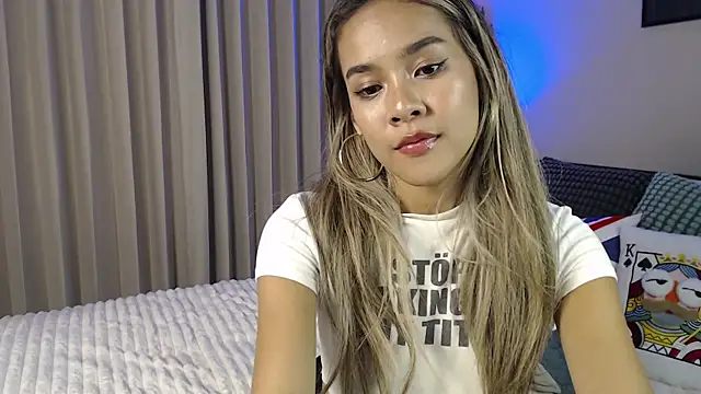 lilypeachxx webcam