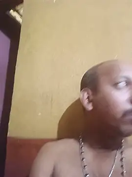 Dhanya752896 webcam